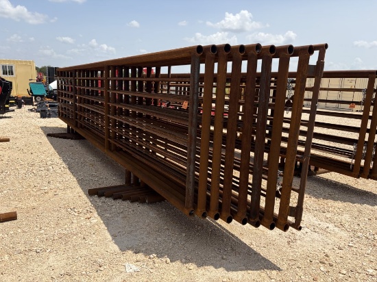 (8) 24ft Freestanding Pipe Panels - One w/ 8'