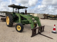 John Deere 2640 Tractor w/ Loader
