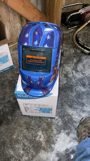 Welding helmet