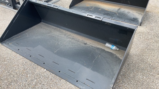 Wolverine smooth, skid steer bucket