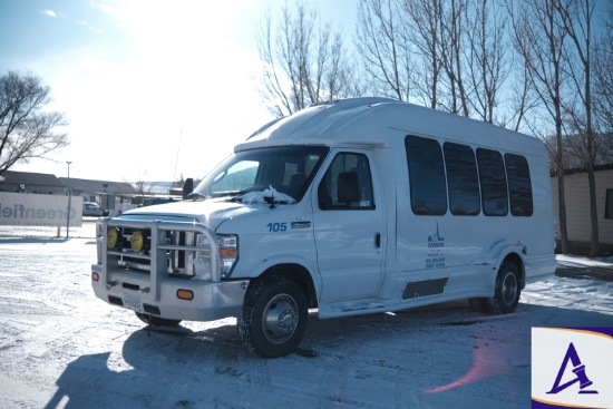 2010 Ford E-350 15-Passenger Bus