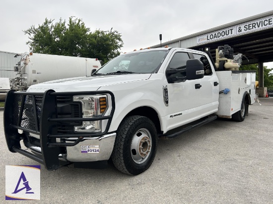 2017 Ford F350 Service Truck - Powerstroke Diesel - Automatic Trans. - Liftmoore 3200 Crane!