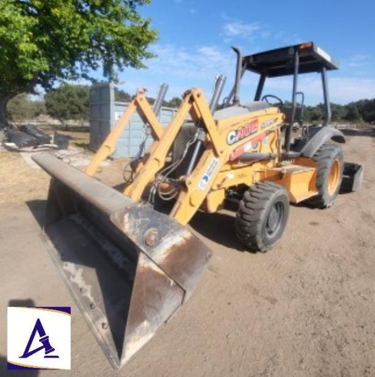 2016 CASE 570N Backhoe - Bucket - Grader Box