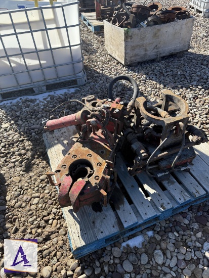 BJ Rod Tongs with Lift Cylinder - Cavins Type C Air Slip