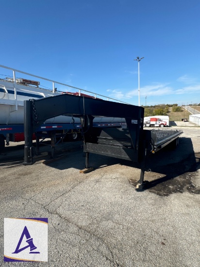2005 Gooseneck Flat Bed Spotr
