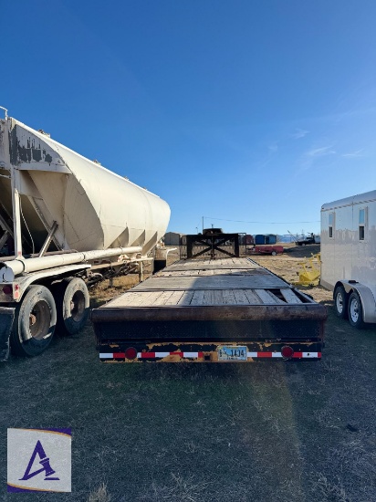 Gooseneck Trailer with Rolling Tailboard