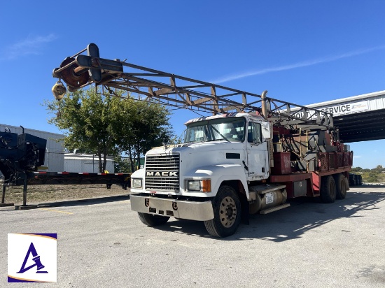 2001 Mack CH-613 Swabbing Unit - Mack E7-427 Diesel Engine - Eaton 10-Spd Trans - Stiff Mast