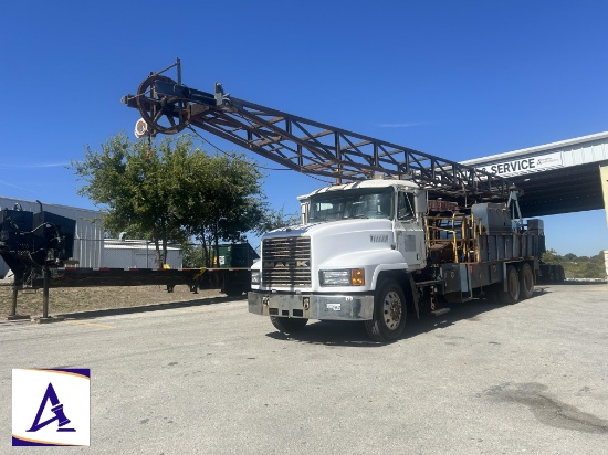 Mack Swabbing Unit - Mack E-7 Diesel Engine - Eaton 8-Spd Transmission - Stiff Mast