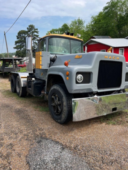 1972 MACK TRUCK R795ST