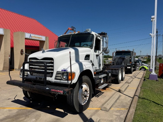 2005 Mack Haul Truck CV713