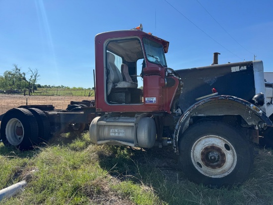 Day Cab Semi Truck