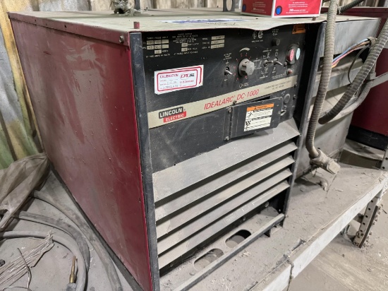 Lincoln Electric Idealarc DC-1000 Welderwith LF-72 Wire Feeder