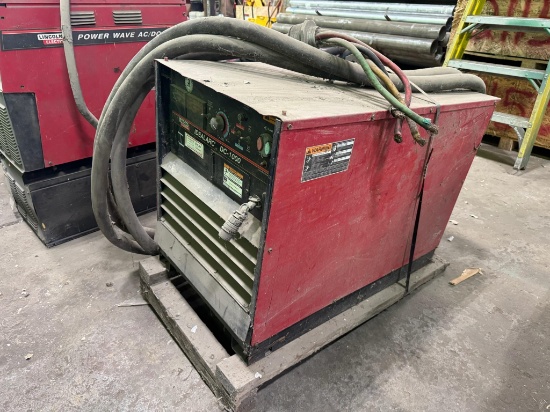 Lincoln Electric Idealarc DC-1000 Welderwith LF-72 Wire Feeder