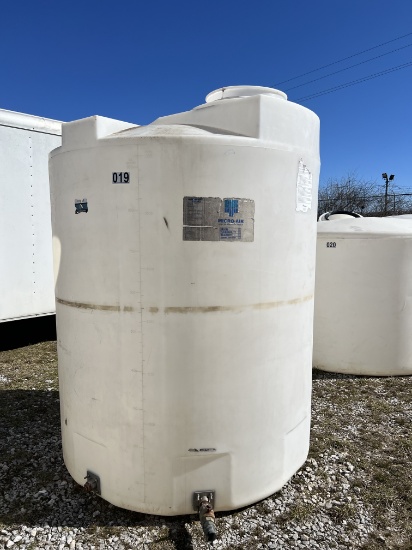 900 Gallon Tank