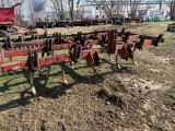 International 5500 Chisel Plow