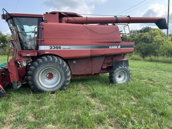 CASE-IH 2366 COMBINE
