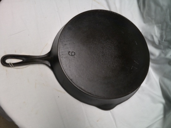 National 9" Skillet
