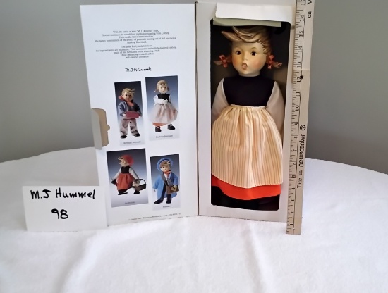M.I. HUMMEL DOLL BIRTHDAY IN BOX