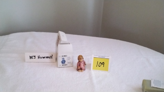 M.I. HUMMEL FIGUREINE #282