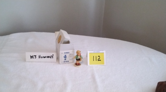 M.I. HUMMEL FIGUREINE #820