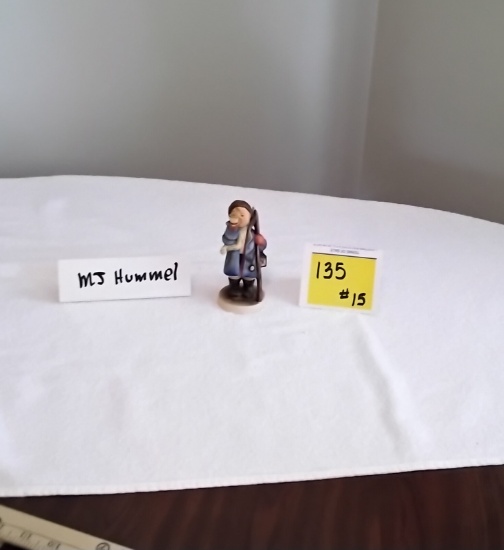 M.I. HUMMEL FIGUREINE #15