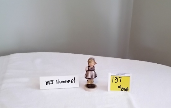 M.I. HUMMEL FIGUREINE #258