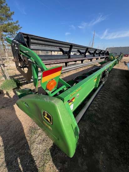 2005 John Deere 630R Platform Header
