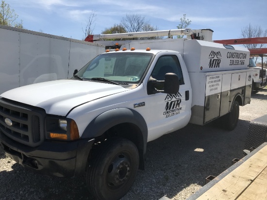 2005 FORD F-450 XL SUPER DUTY. VIN: 1FDXF46P65EC71627. MILEAGE: 245,161.
