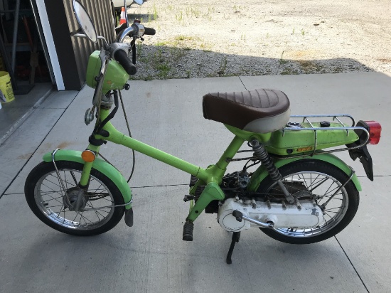 VINTAGE HONDA 50CC STEP-THROUGH MOPED. SERIAL NUMBER 50 2025222. ENGINE NO. NC50E-2025361.