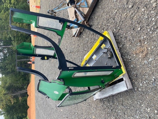 John Deere Tractor 3520 Curtis cab