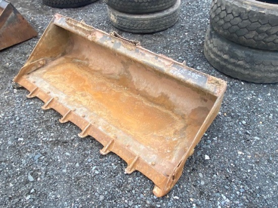 SKID LOADER BUCKET 6'