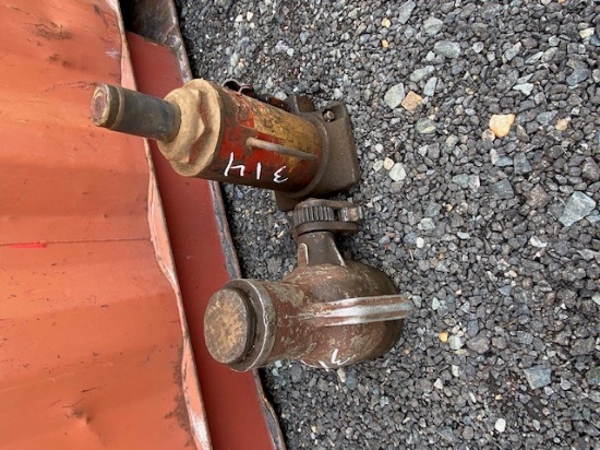 2 HYDRAULIC JACKS