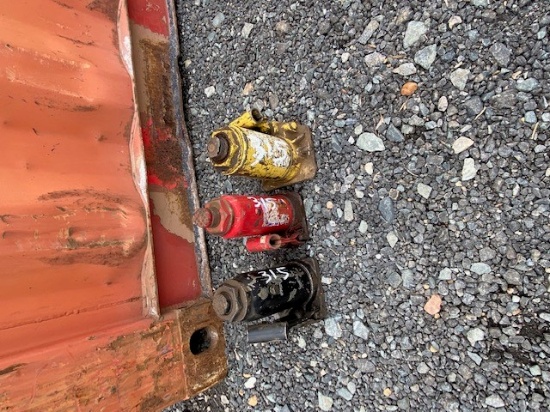 3 HYDRAULIC JACKS