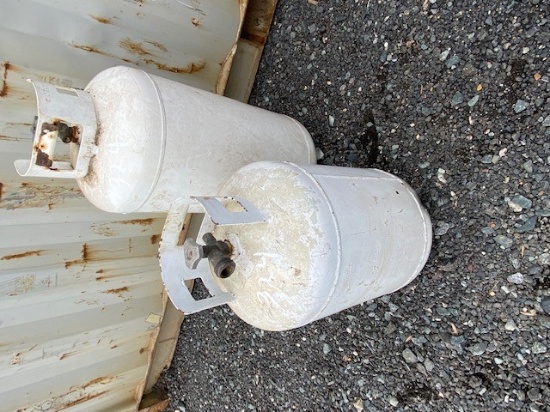 2 WHITE METAL TANKS