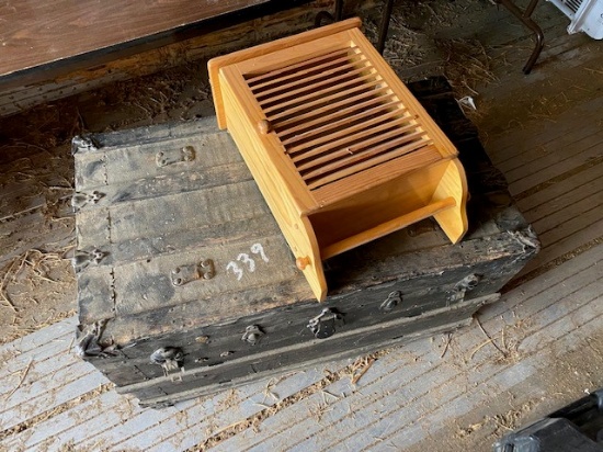 ANTIQUE CHEST WITH TOWEL HOLDER