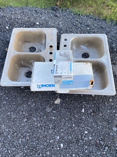 2 Sinks and Faucets