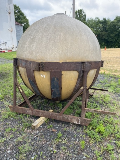Round Tank with Stand