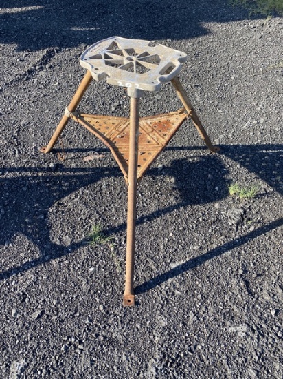 Rigid Tristand