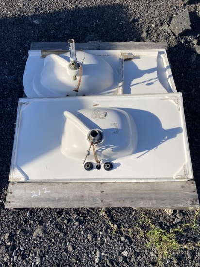 2 Sinks