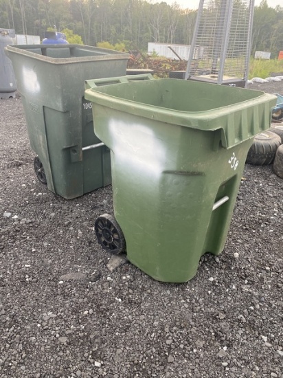 2 Trash Cans