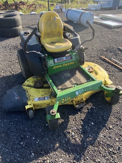 John Deere Z465 Zero Turn Mower