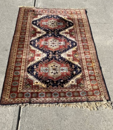 6.6 x 4 foot rug