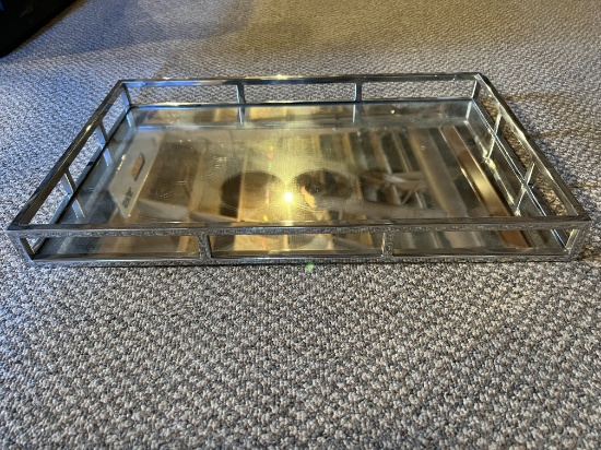 Metal decorative tray with mirrored bottom
