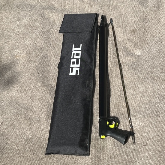Seac spear gun in bag