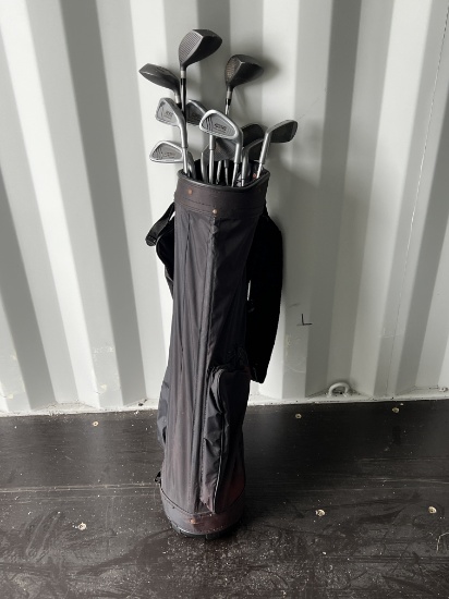 Knight golf bag with clubs