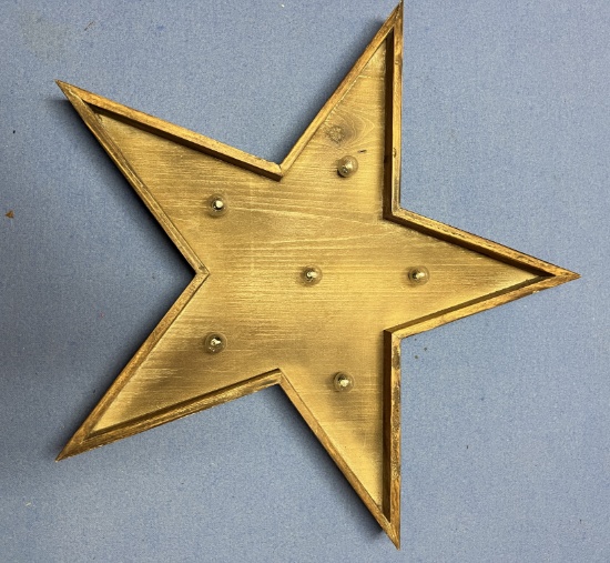 Decorative wooden star - lights up