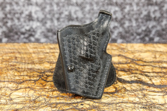 SAFARILAND 2.5 INCH SW HOLSTER