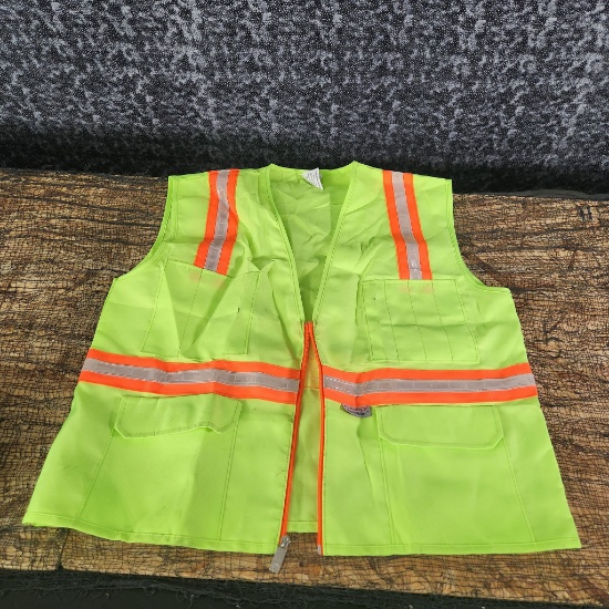 HIGH VISIBILITY VEST