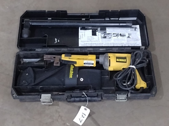 DeWalt Quik Drive Auto Feed Screw Driving Tool