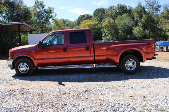 2001 Ford F-350 Super Duty Dually 4 Door Truck